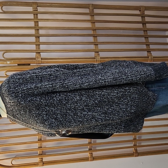 Ellen Tracy black marled sweater L knit crewneck hi lo hem black white comfy - Picture 6 of 14